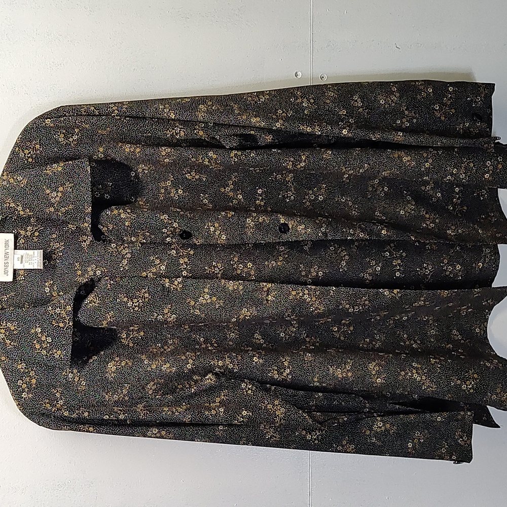 Jones New York Black Floral Button-Down Shirt